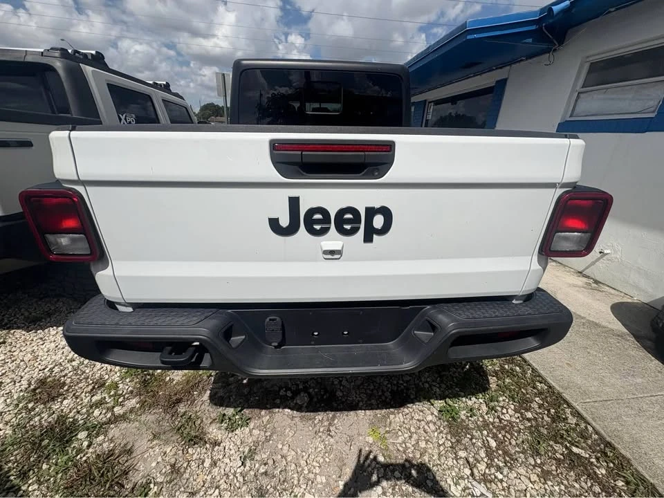 2023 Jeep JT Gladiator - Image 3 of 19