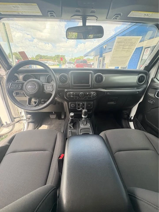 2023 Jeep JT Gladiator - Image 14 of 19