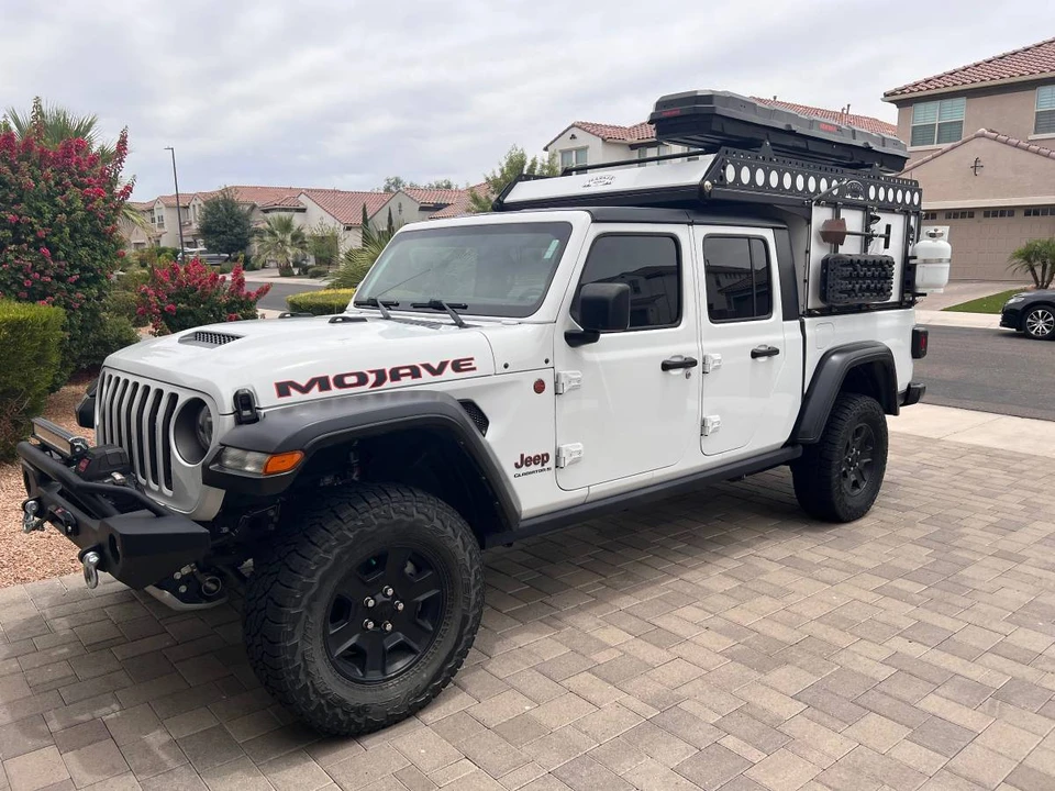 2023 Jeep JT Gladiator - Image 2 of 16