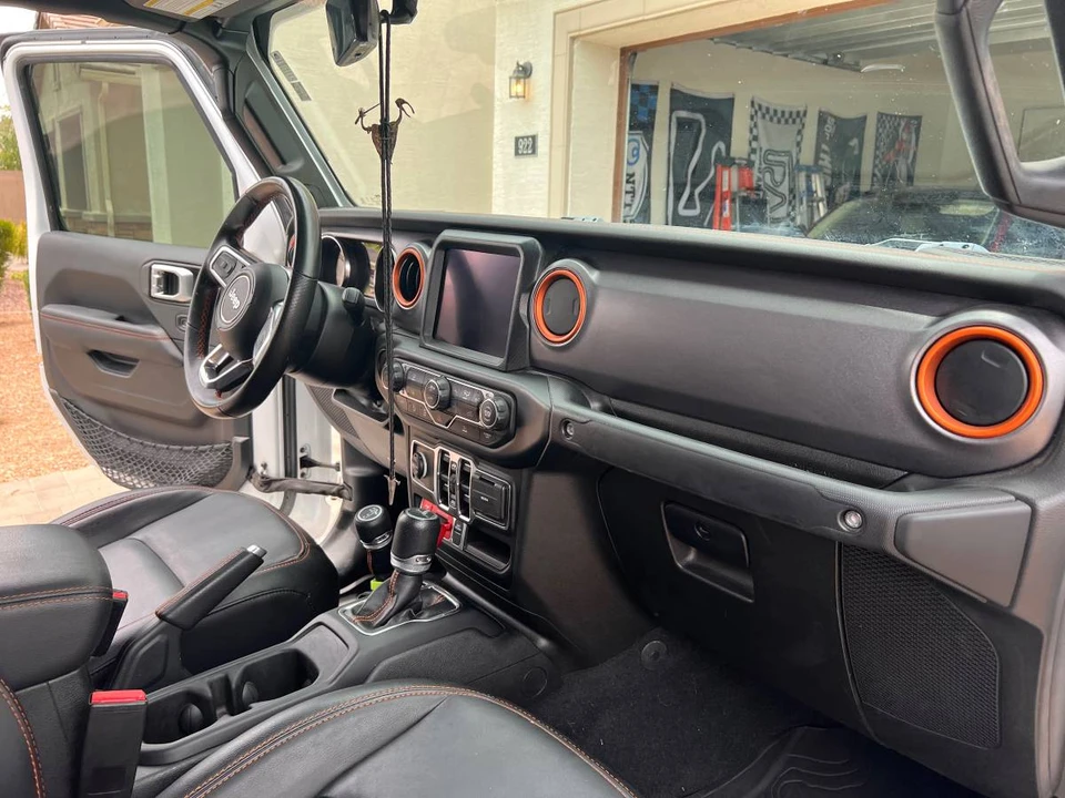 2023 Jeep JT Gladiator - Image 5 of 17