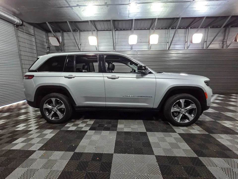 2023 Jeep WL Grand Cherokee - Image 9 of 12