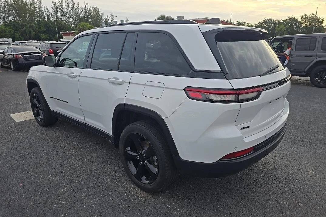 2023 Jeep - Image 14 of 17