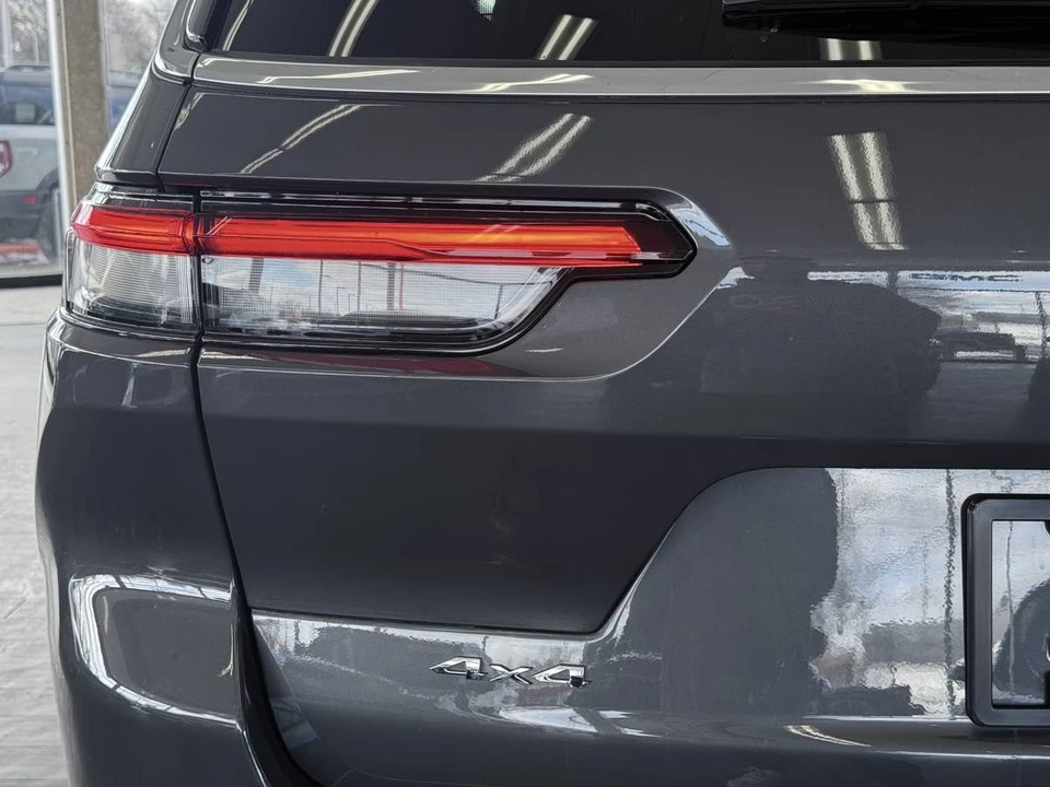 2023 Jeep WL Grand Cherokee - Image 16 of 21