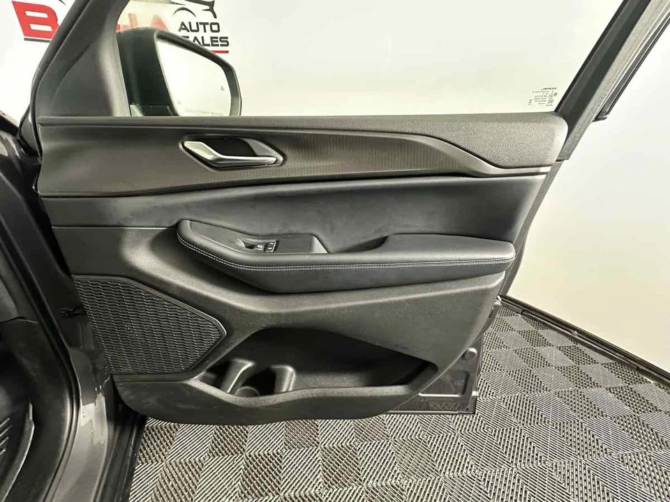 2023 Jeep WL Grand Cherokee - Image 16 of 21