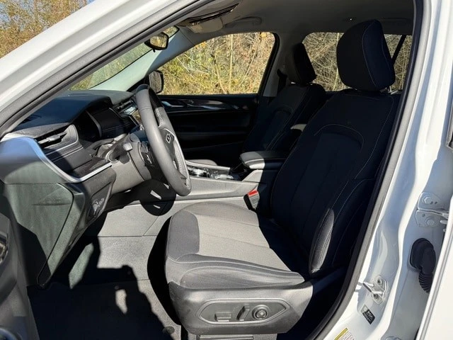 2023 Jeep WL Grand Cherokee - Image 11 of 12