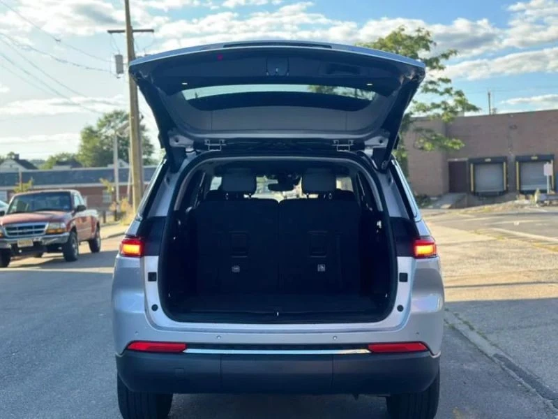 2023 Jeep WL Grand Cherokee - Image 9 of 12