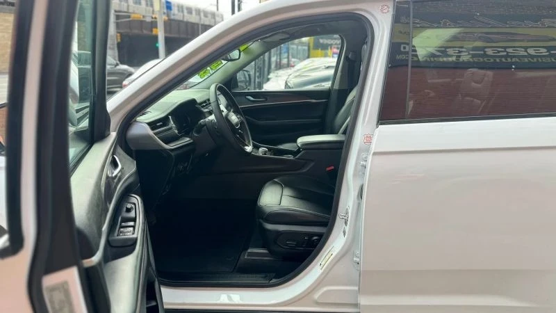 2023 Jeep WL Grand Cherokee - Image 11 of 12