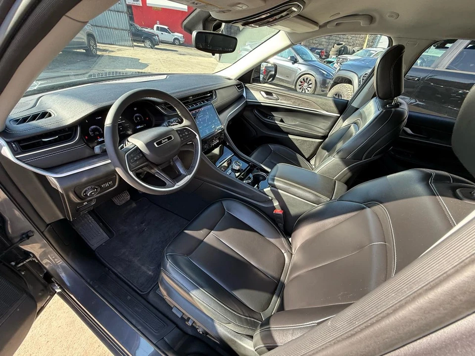 2023 Jeep - Image 14 of 28