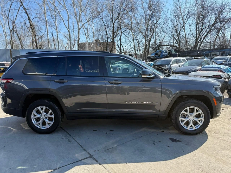 2023 Jeep - Image 8 of 28