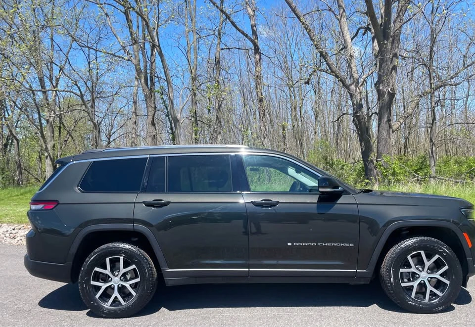 2023 Jeep WL Grand Cherokee - Image 2 of 12
