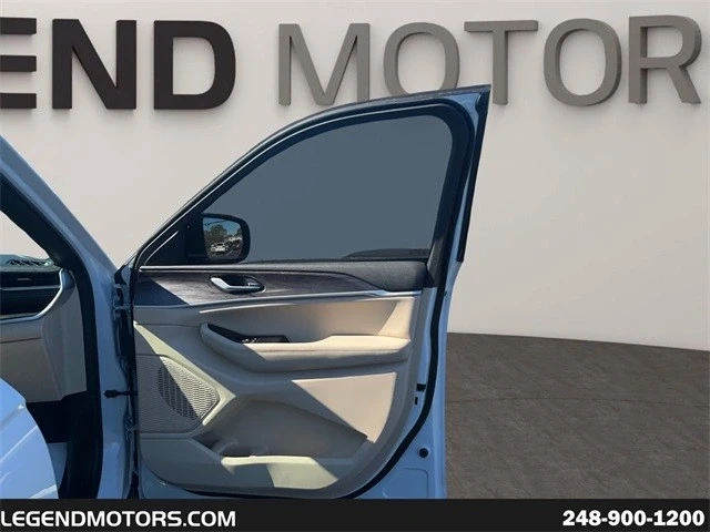 2023 Jeep WL Grand Cherokee - Image 16 of 21