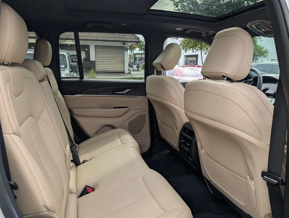 2023 Jeep WL Grand Cherokee - Image 16 of 21