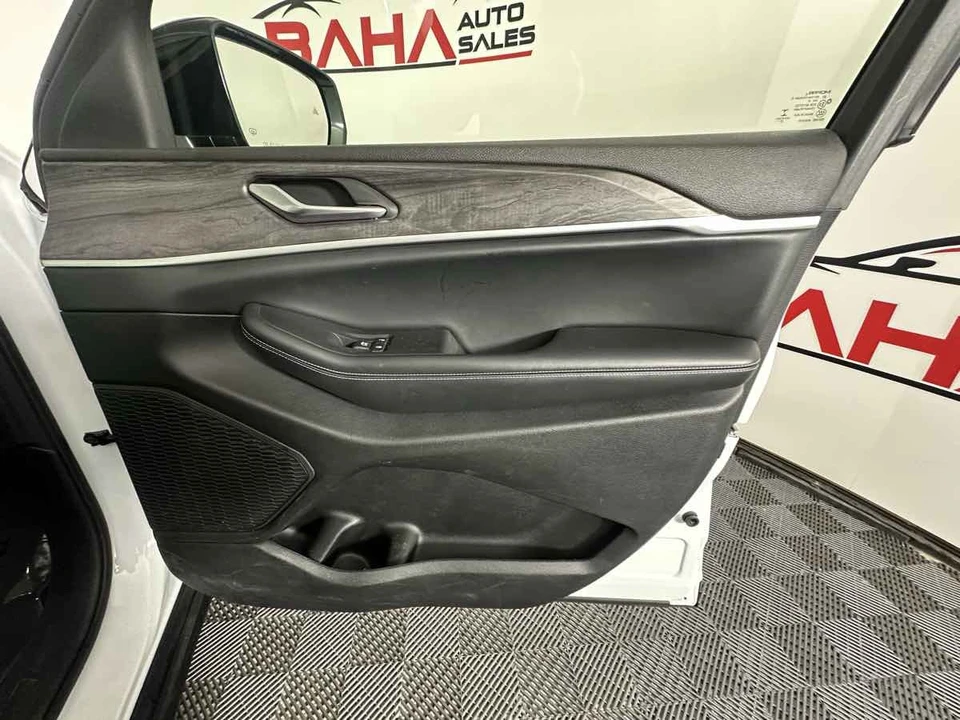 2023 Jeep WL Grand Cherokee - Image 16 of 21