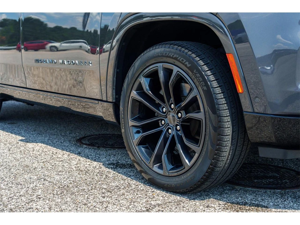 2023 Jeep WS Grand Wagoneer - Image 16 of 31