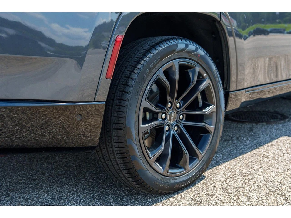 2023 Jeep WS Grand Wagoneer - Image 21 of 31