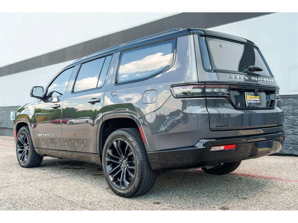 2023 Jeep WS Grand Wagoneer - Image 7 of 31