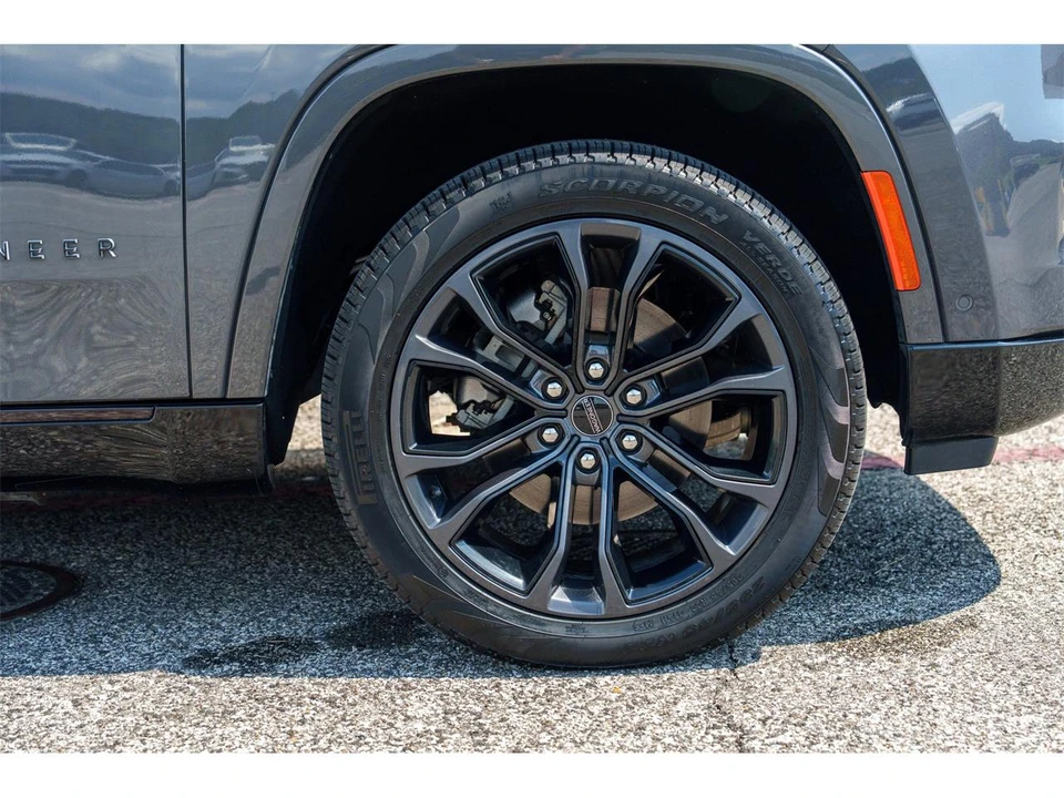 2023 Jeep WS Grand Wagoneer - Image 17 of 31