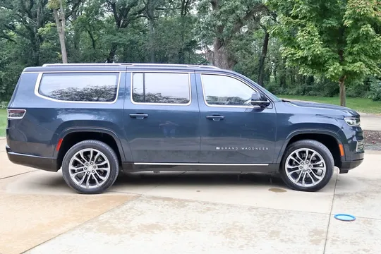 2023 Jeep Grand Wagoneer L Series II