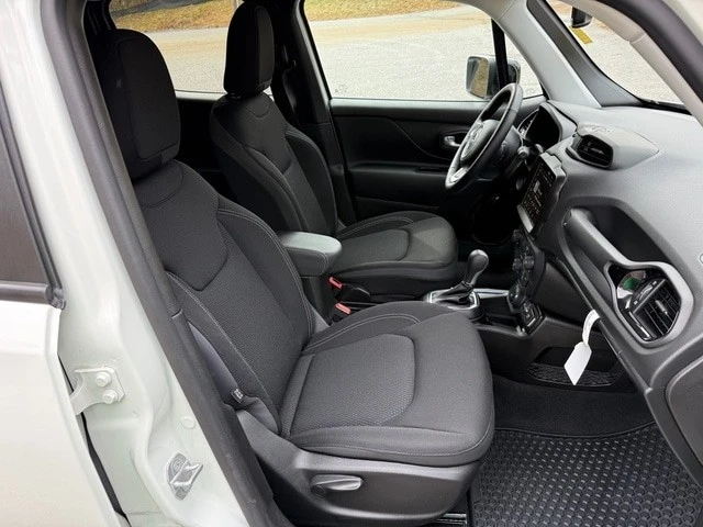 2023 Jeep Renegade - Image 17 of 21