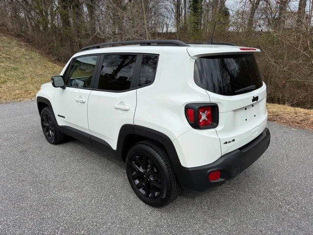 2023 Jeep Renegade - Image 8 of 21