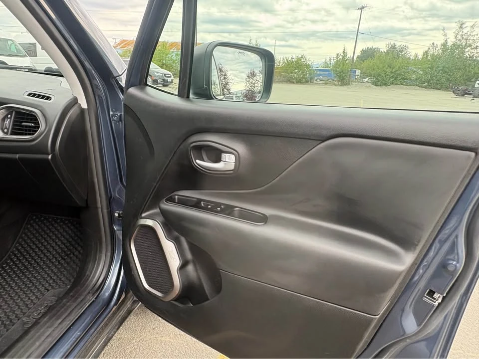 2023 Jeep Renegade - Image 8 of 13