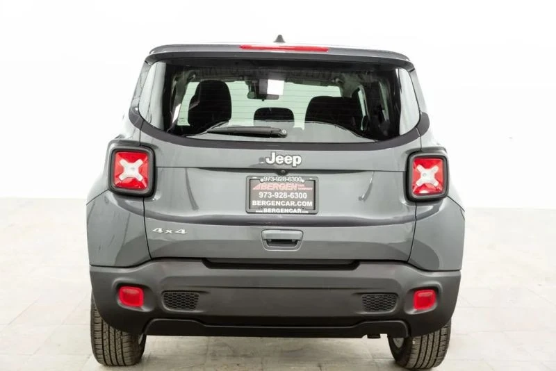 2023 Jeep Renegade - Image 11 of 12
