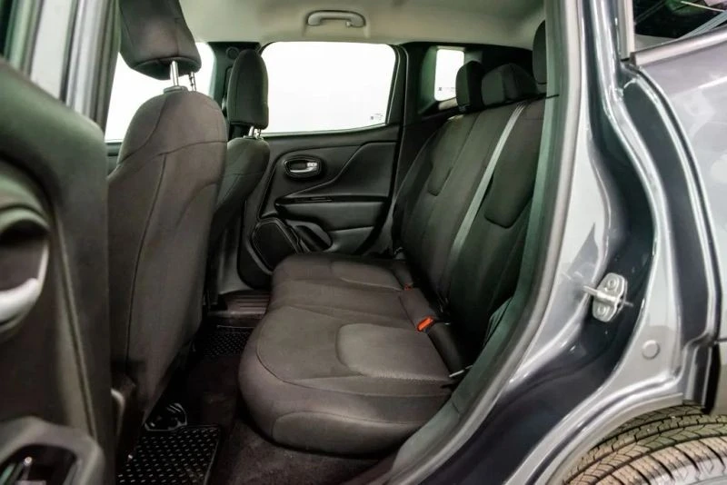 2023 Jeep Renegade - Image 8 of 12