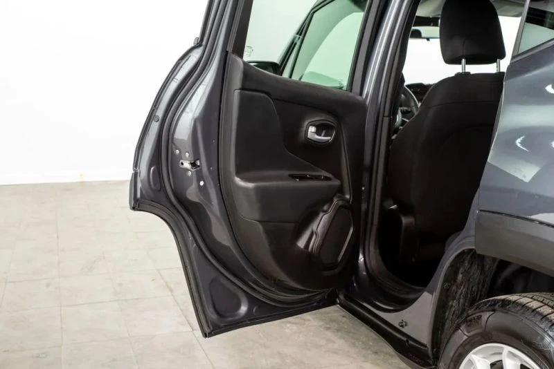 2023 Jeep Renegade - Image 9 of 12