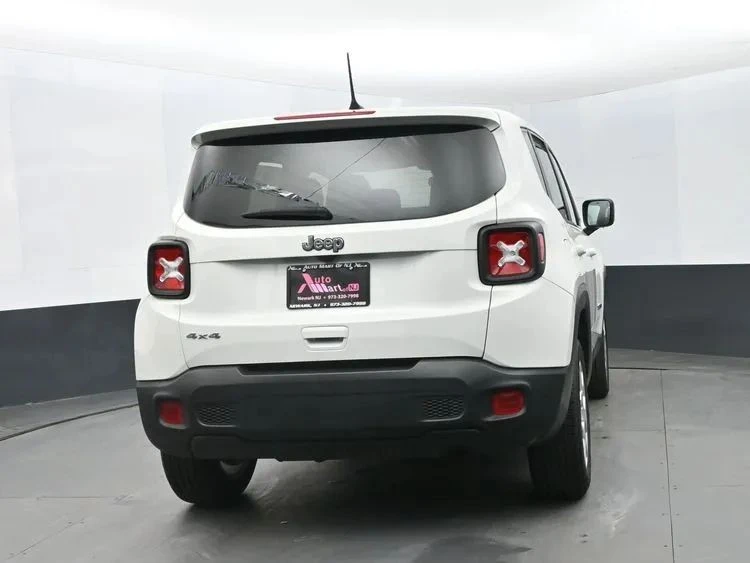 2023 Jeep Renegade - Image 8 of 12