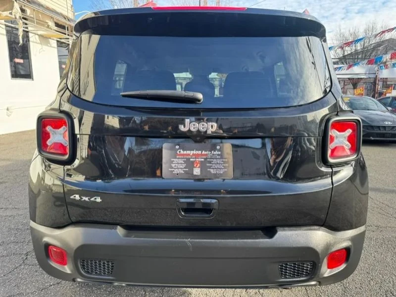 2023 Jeep Renegade - Image 6 of 12