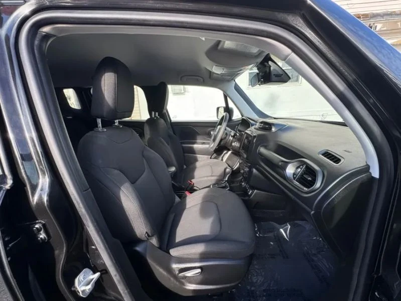 2023 Jeep Renegade - Image 10 of 12