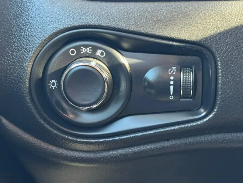 2023 Jeep Renegade - Image 8 of 12