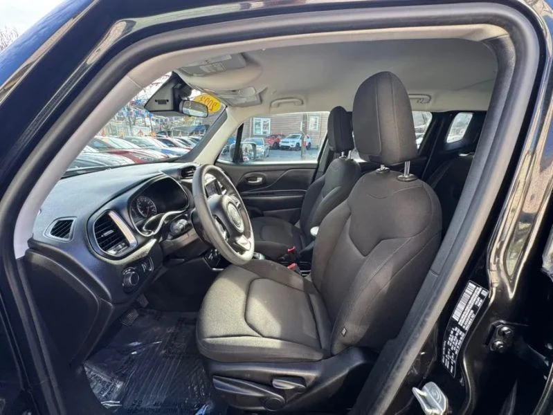 2023 Jeep Renegade - Image 9 of 12