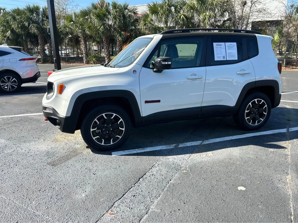 2023 Jeep Renegade - Image 2 of 3