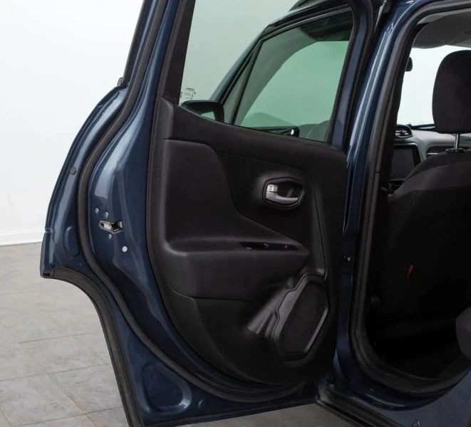 2023 Jeep Renegade - Image 8 of 12