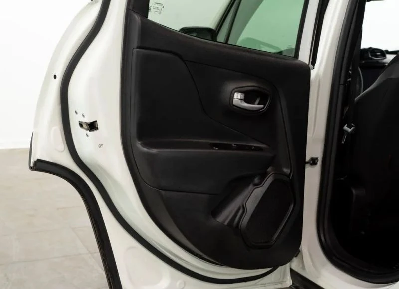 2023 Jeep Renegade - Image 10 of 12