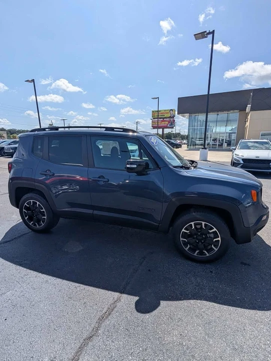 2023 Jeep Renegade - Image 4 of 12