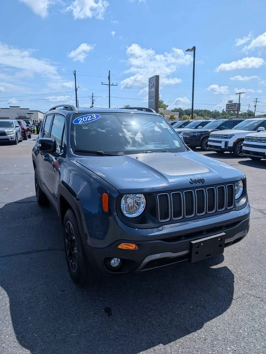 2023 Jeep Renegade - Image 3 of 12