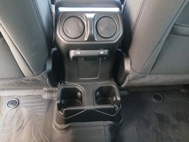 2023 Jeep JL Wrangler - Image 10 of 17