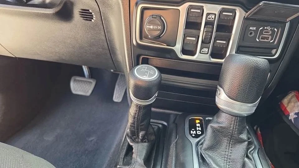 2023 Jeep JL Wrangler - Image 12 of 20