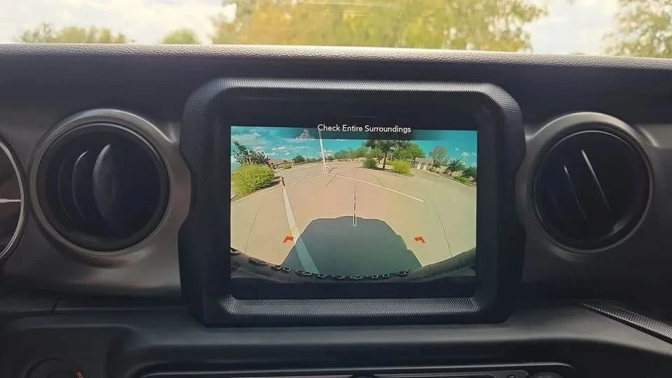 2023 Jeep JL Wrangler - Image 17 of 20
