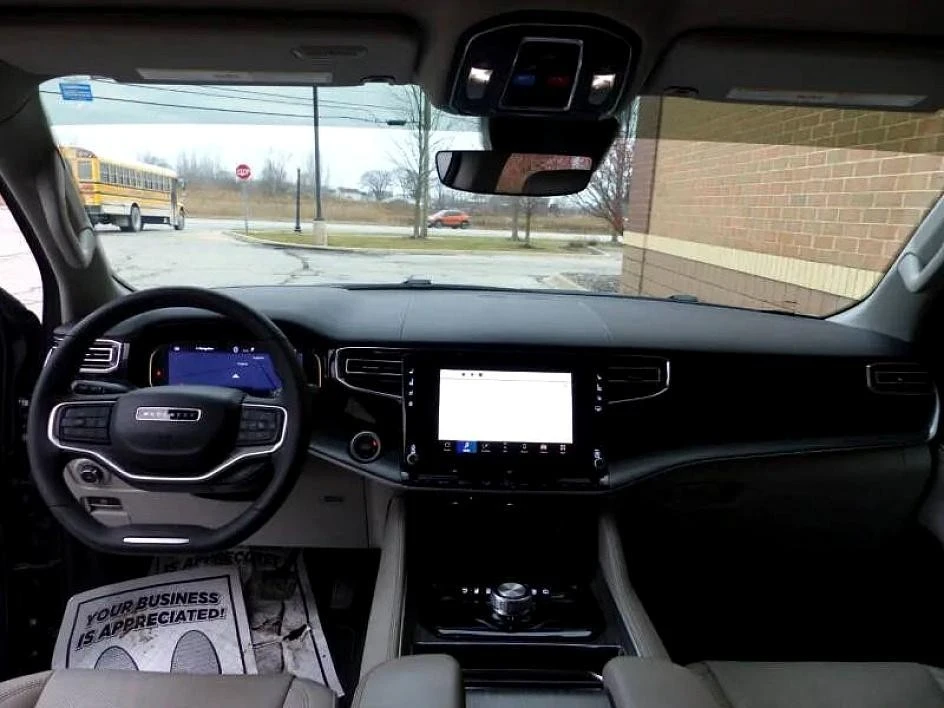 2023 Jeep WS Wagoneer - Image 15 of 31