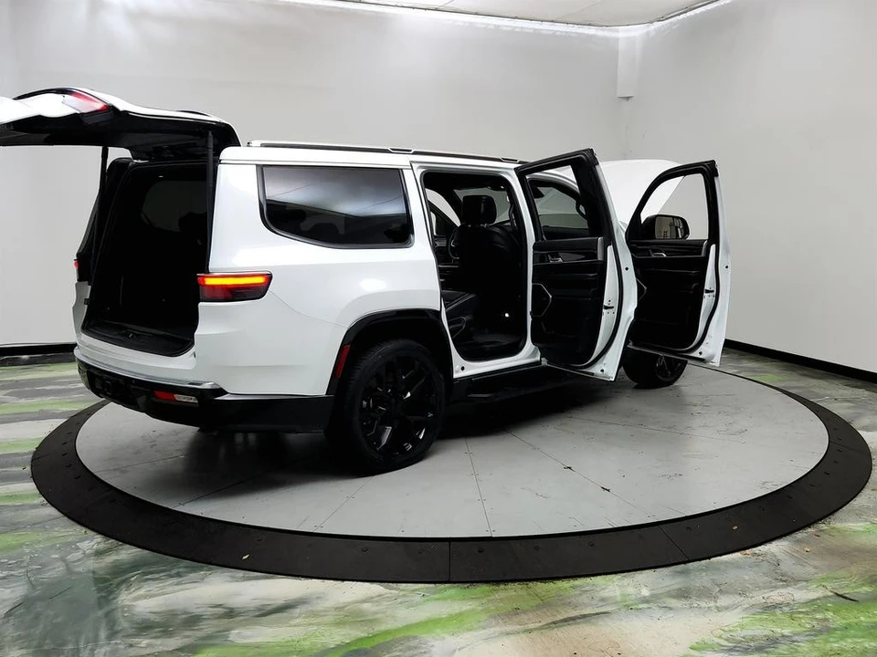 2023 Jeep - Image 11 of 31
