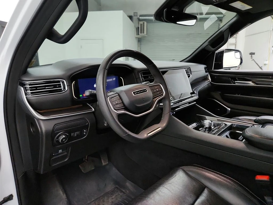 2023 Jeep WS Wagoneer - Image 13 of 31