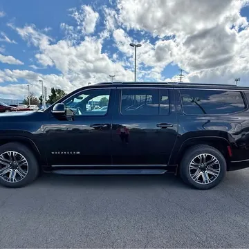 2023 Jeep Wagoneer L Series II Sport Utility 4D
