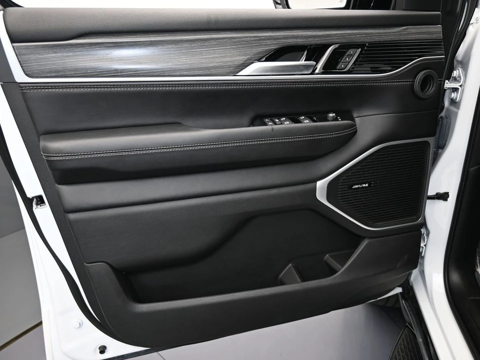 2023 Jeep WS Wagoneer - Image 11 of 12