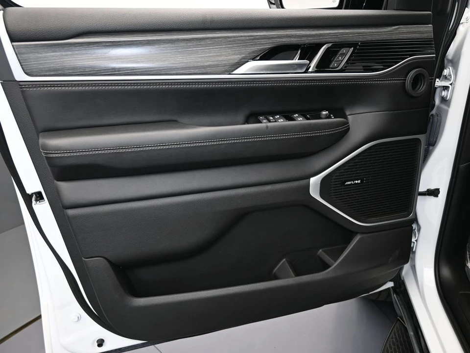2023 Jeep WS Wagoneer - Image 11 of 12