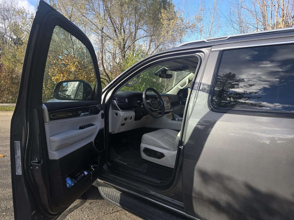 2023 Jeep WS Wagoneer - Image 5 of 10