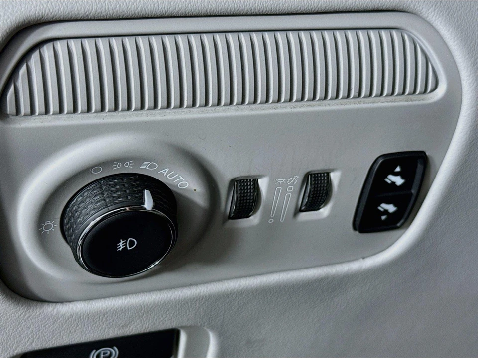 2023 Jeep WS Wagoneer - Image 14 of 31
