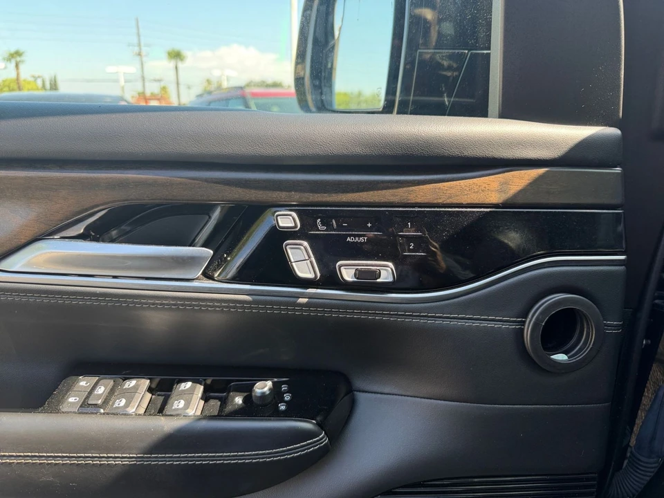 2023 Jeep WS Wagoneer - Image 24 of 31